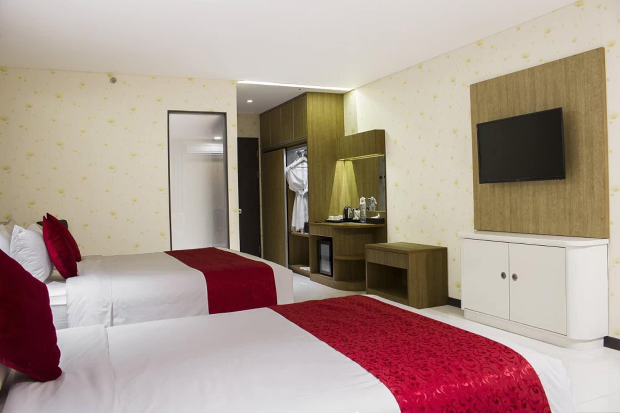 West Point Hotel Bandung Exterior foto
