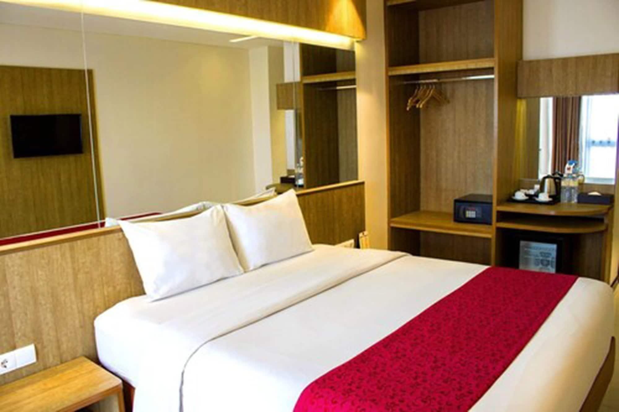West Point Hotel Bandung Exterior foto