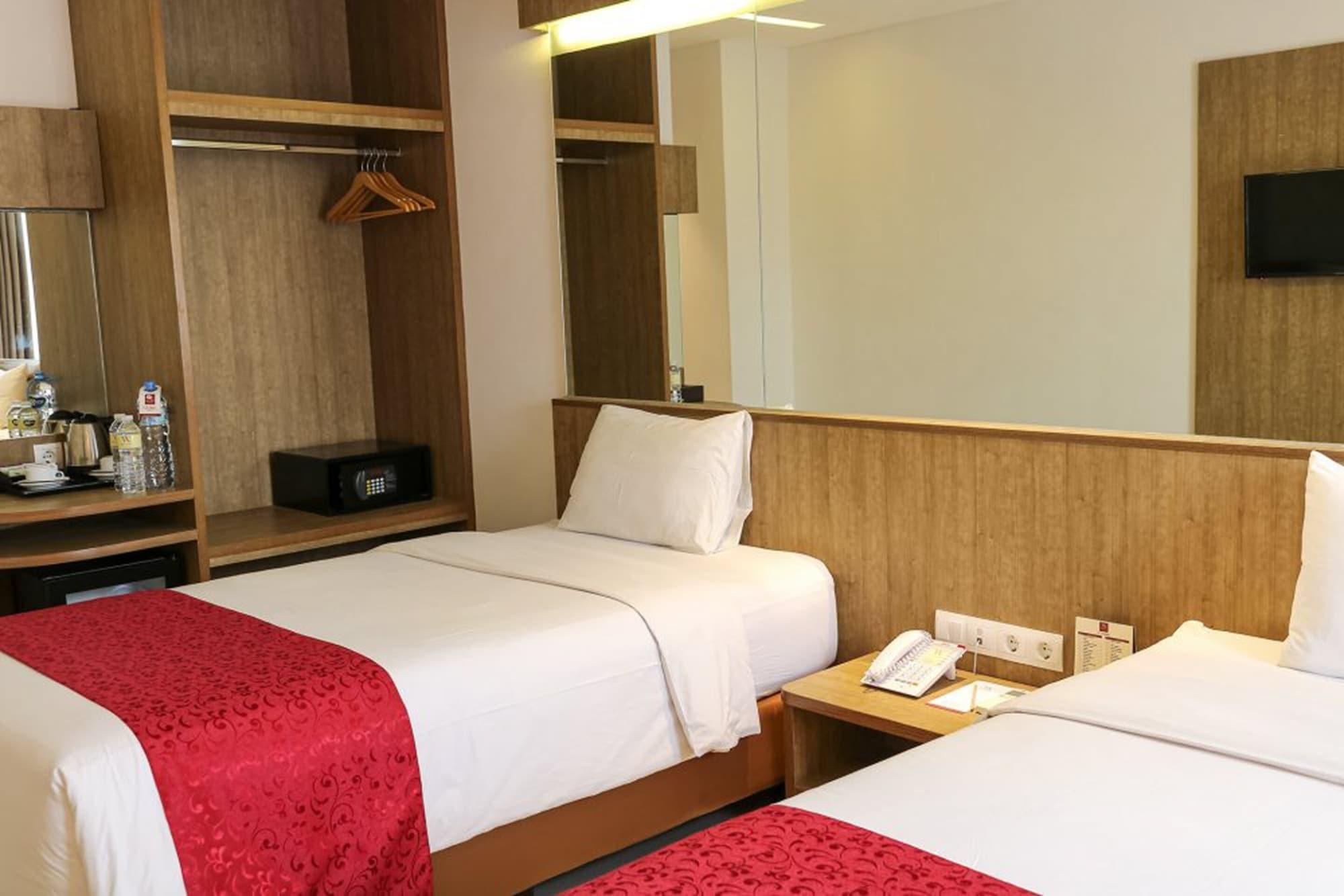 West Point Hotel Bandung Exterior foto