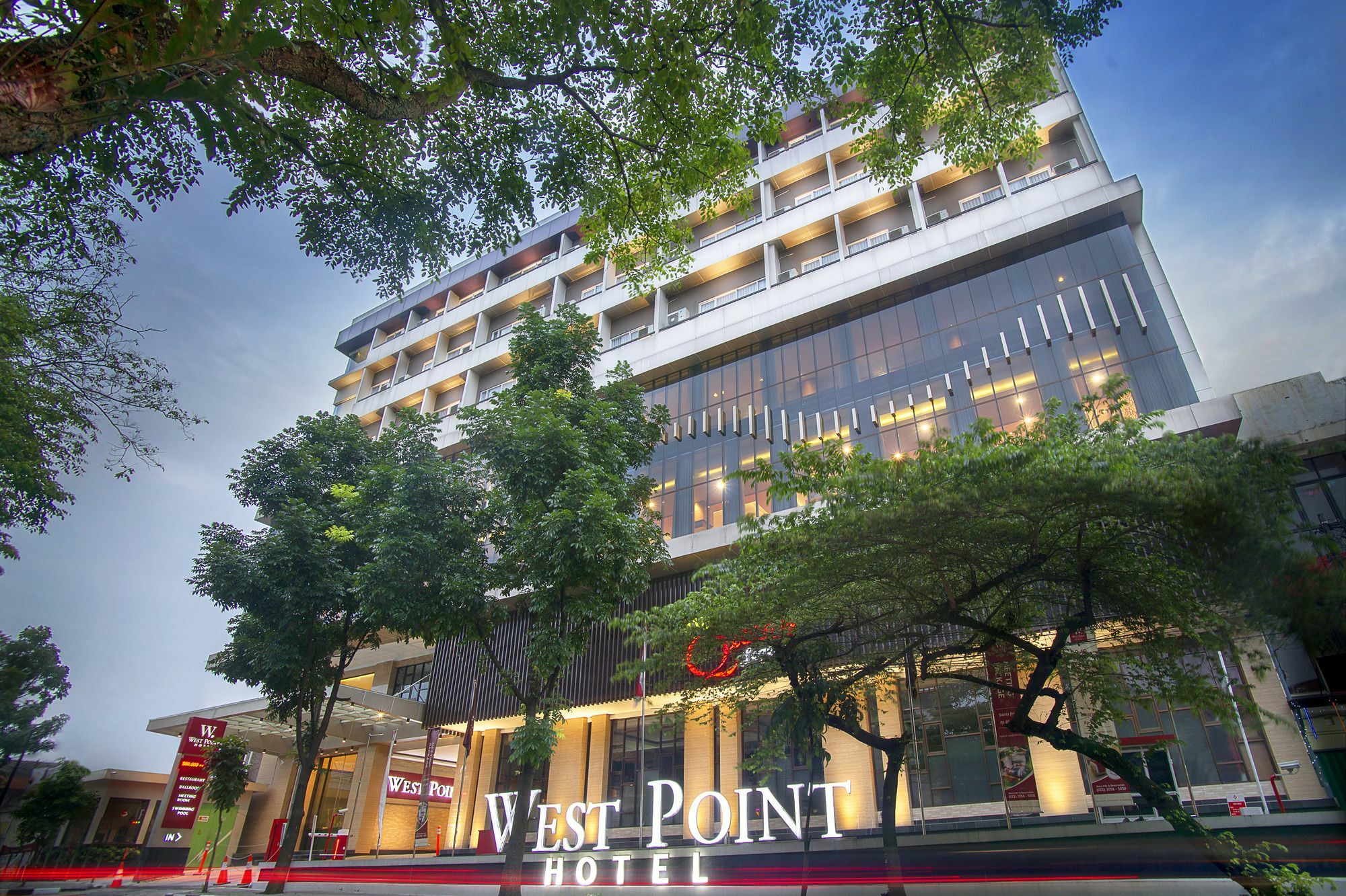 West Point Hotel Bandung Exterior foto